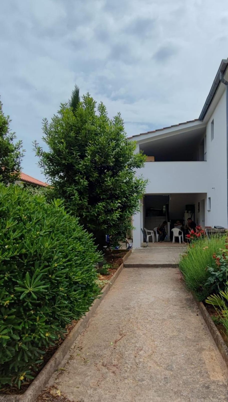 Apartmani 1 Pinezici المظهر الخارجي الصورة