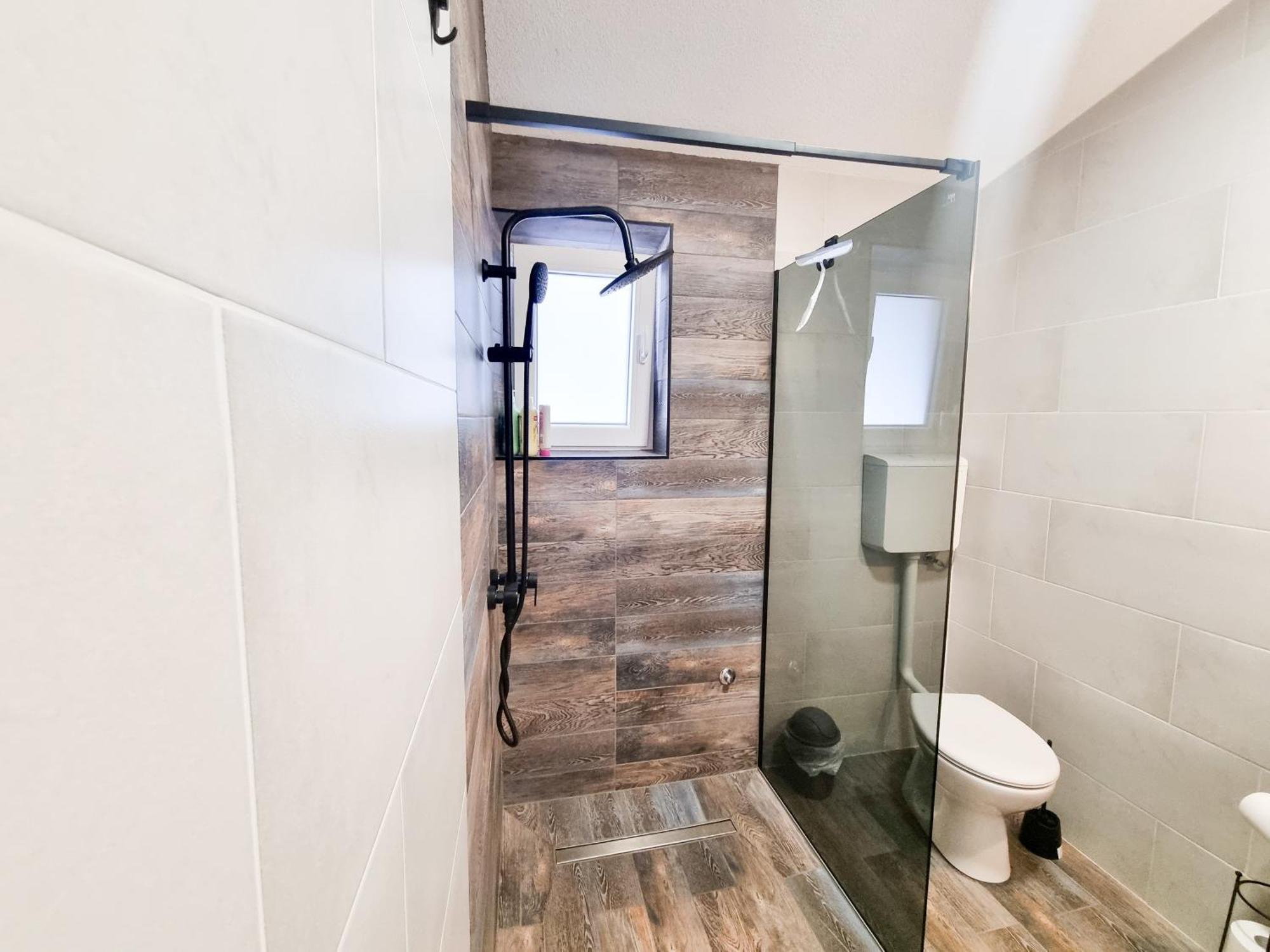 Apartmani 1 Pinezici المظهر الخارجي الصورة