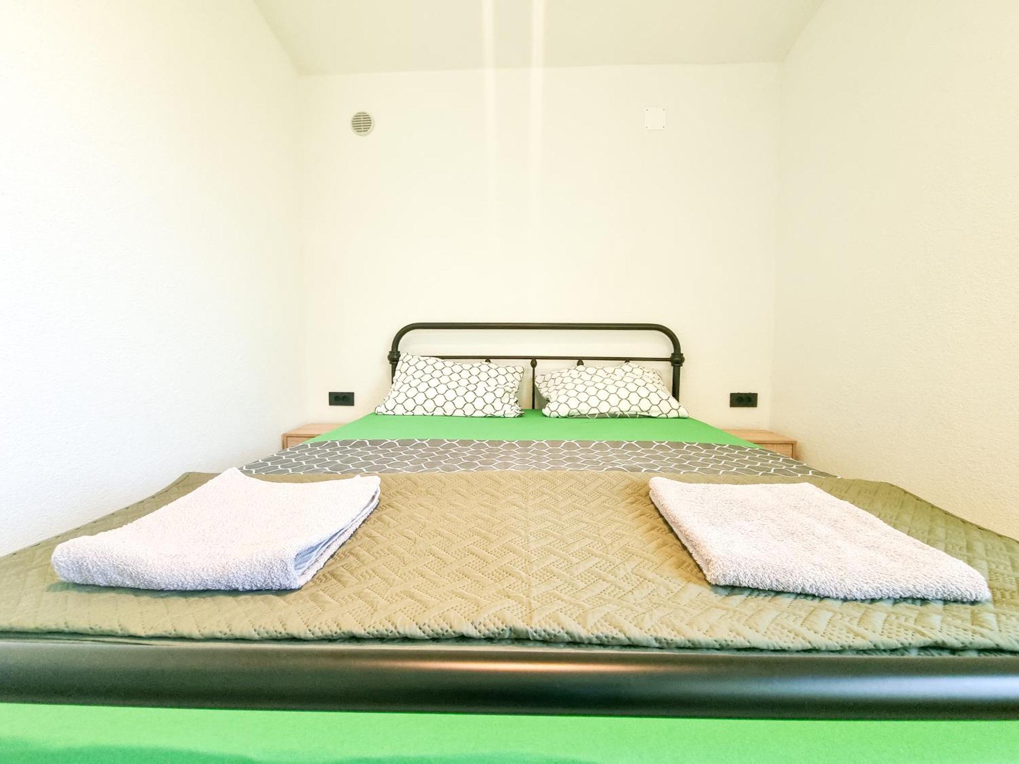 Apartmani 1 Pinezici المظهر الخارجي الصورة