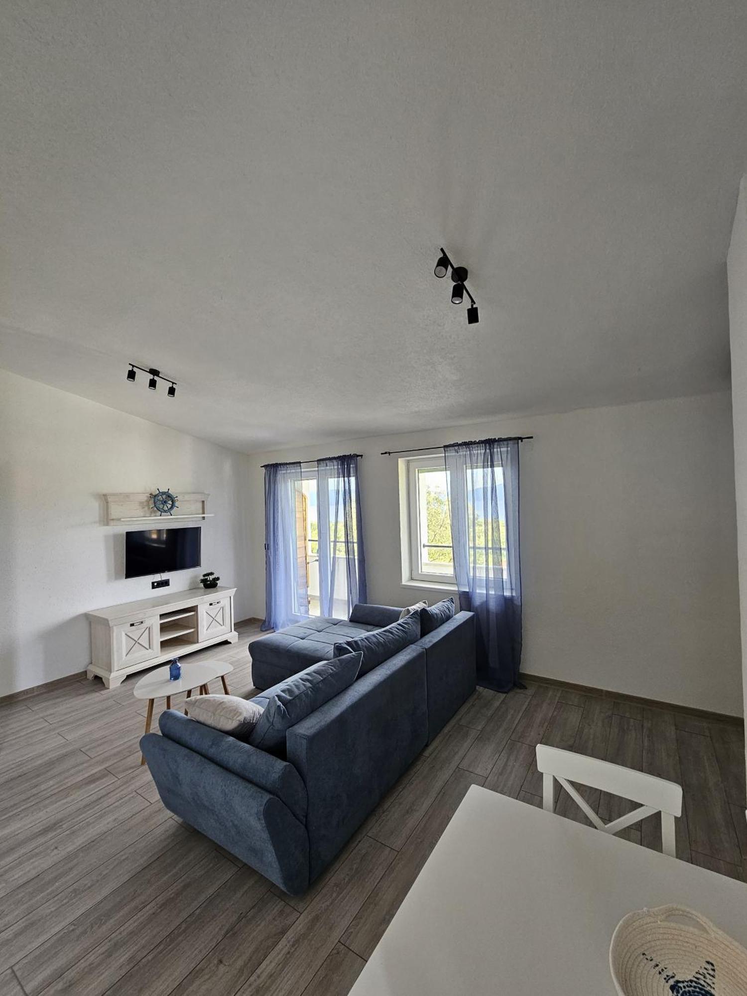 Apartmani 1 Pinezici المظهر الخارجي الصورة