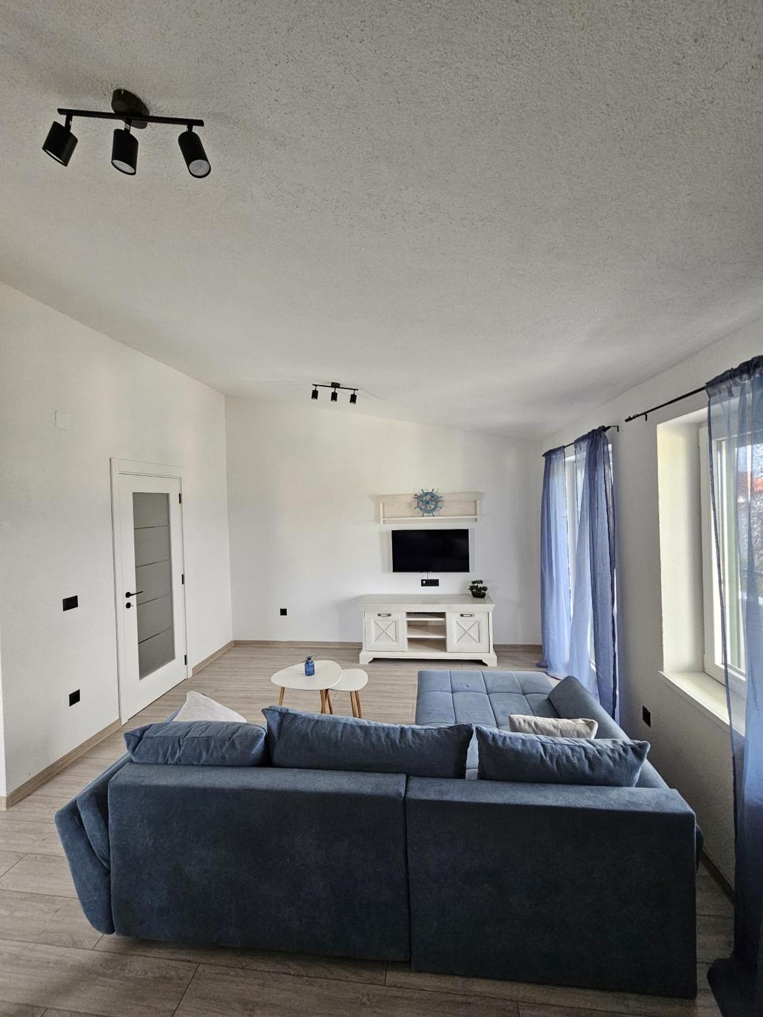 Apartmani 1 Pinezici المظهر الخارجي الصورة